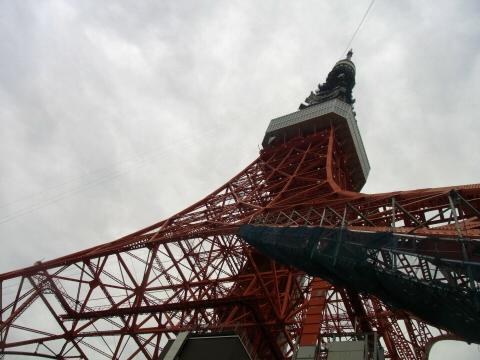 東京タワーのフードコートで昼食 自転車で温泉巡り